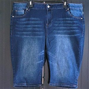 NWOT Enjoy Jeans Plus Size Stretch Denim Bermuda Shorts (22W)